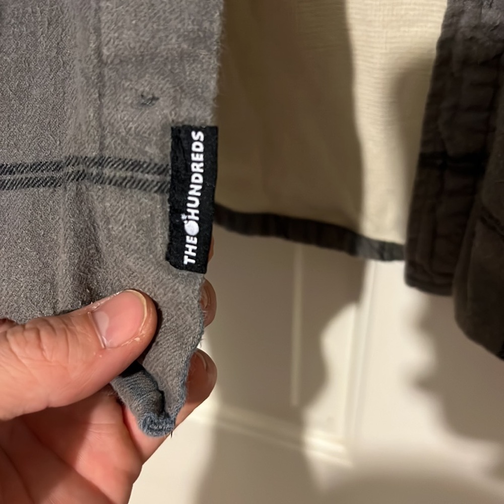 Men’s The Hundreds Flannel Jacket. Size Small. Gray. - Picture 3 of 4